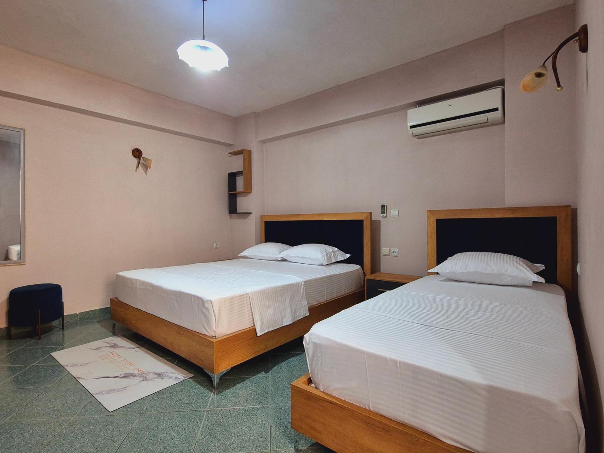 סרנדה Barca Rooms חדר תמונה